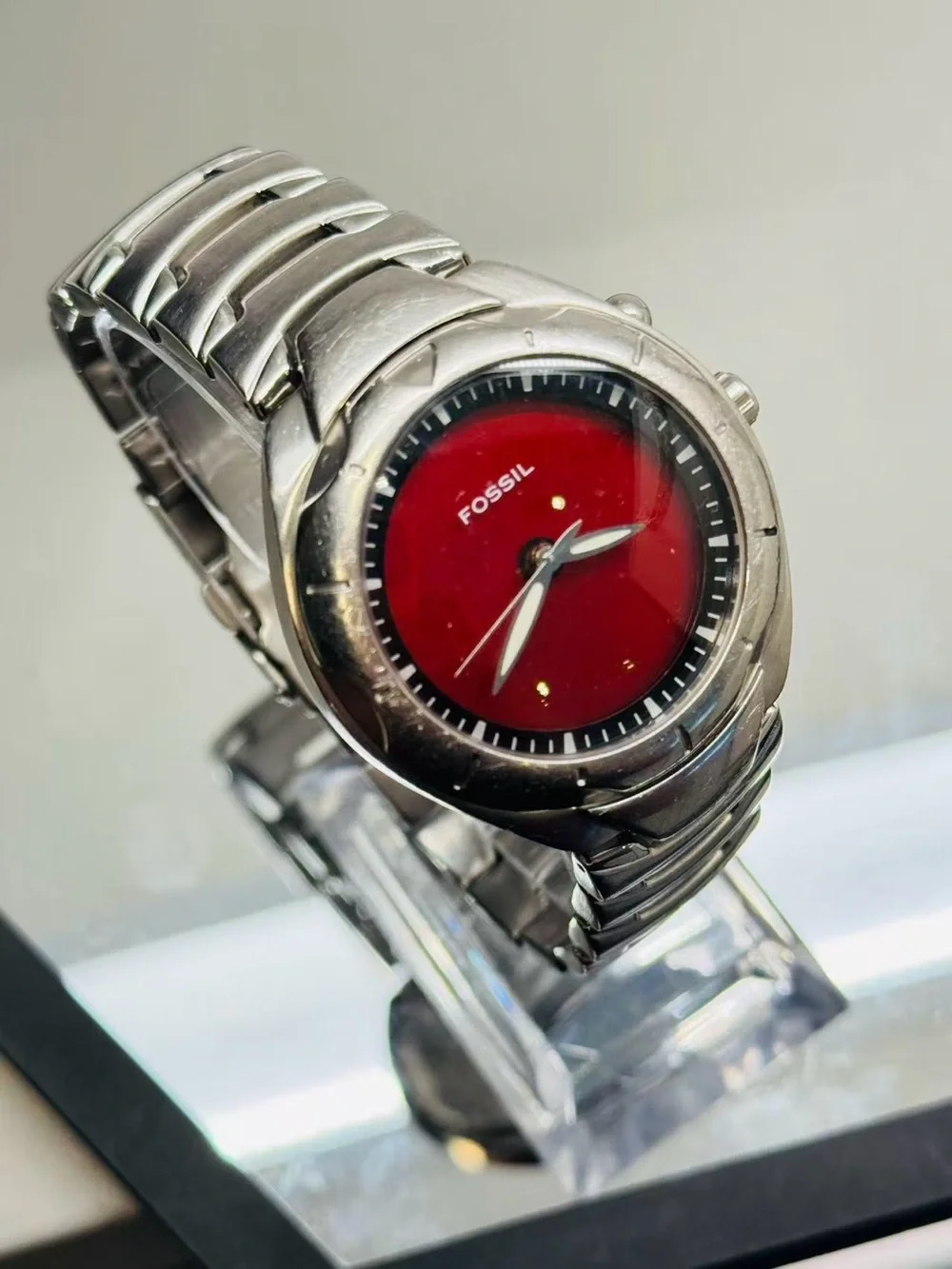 Vintage Fossil Men’s Quartz Watch Red Dial Stainless Steel 39mm New Battery Runs
